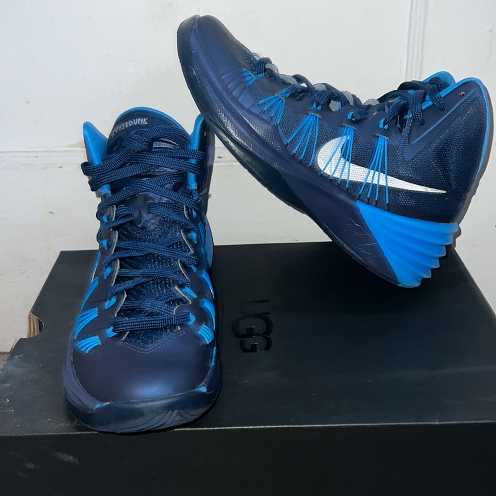 Nike Hyperdunks - image 4